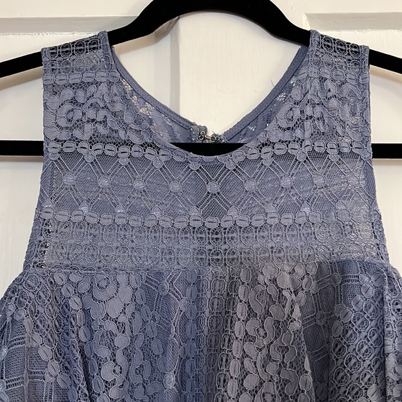 Gianni Bini tiered lace cold-shoulder dress - Picture 7 of 16